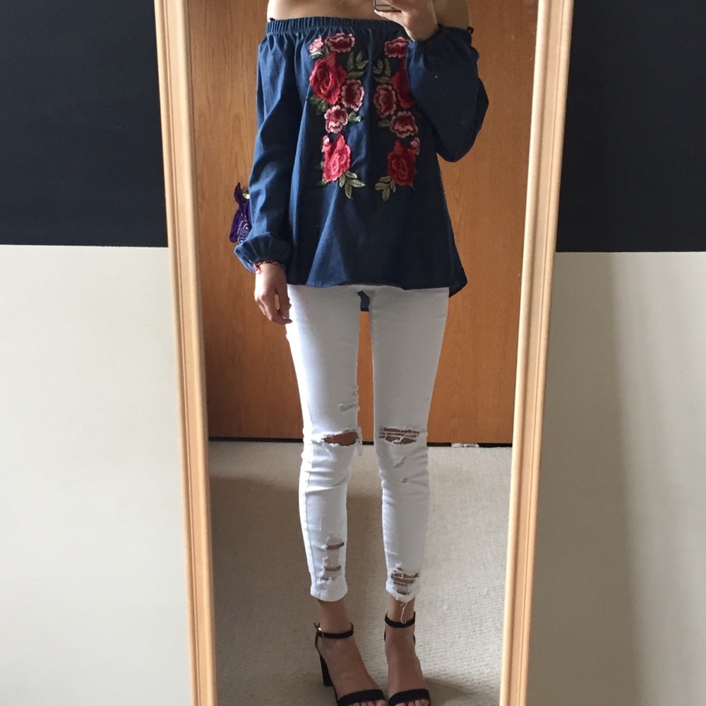 ⭐️4 for$30⭐️off the shoulder shirt embroidered - Picture 2 of 5